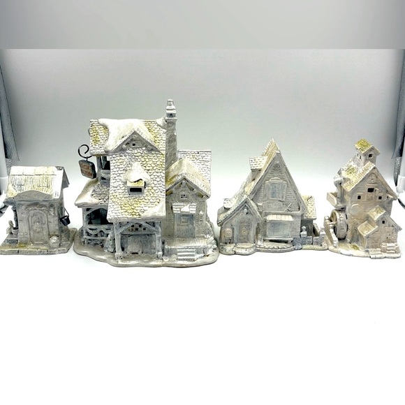 4pc Ceramic Christmas Village Display w/ Restaurant,...